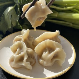 豚肉セロリ水餃子